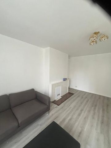 4 Bed Semi-Detached House, Clarence Crescent, SW4 - Photo 2