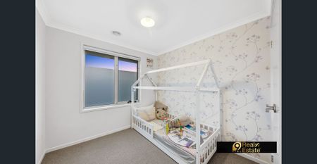 Move-In Ready! Stunning 4-Bedroom Family Home in Grove Estate! - Photo 4