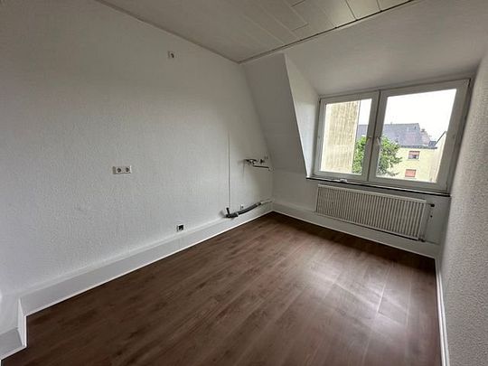 SCHADE HAUSVERWALTUNG - Renovierte 4,5-Zimmerwohnung in zentraler Lage von Lüdenscheid zu vermieten! - Foto 1