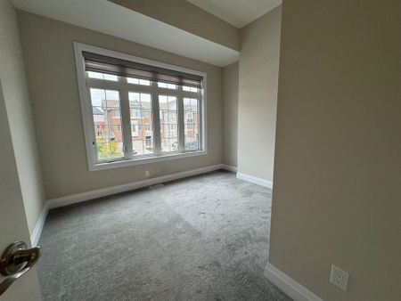 For Lease - 14 Sportsman Hill Street Unit# Upper Level, Kitchener, Ontario - Photo 4