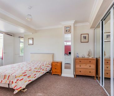 3 Bed Detached House, Park View, LE3 - Photo 6