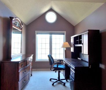 For Lease - 129 Annapolis Circle, Hunt Club - Windsor Park Village ... - Photo 1