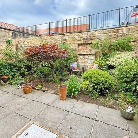 3 bedroom terraced house to rent - Photo 3