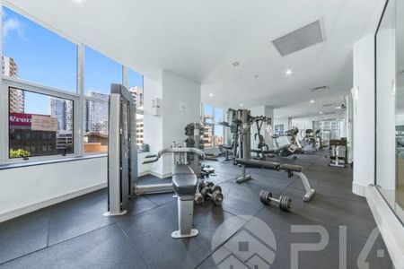 Modern 1-Bedroom Apartment with Parking, Bathtub, Pool, Gym & Sauna - Photo 4