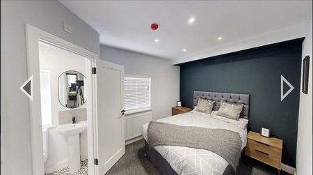 5 bedroom house of multiple occupation to rent - Photo 4