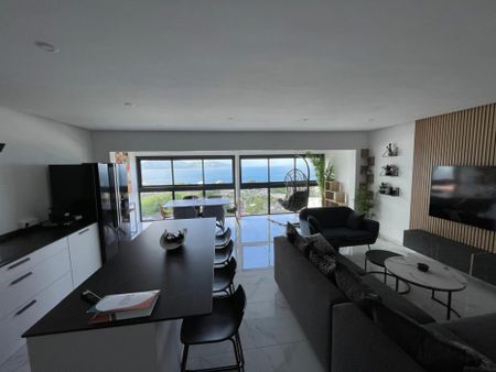 Superbe F5 meublé de standing 120m2 avec parking-Fort de France - Photo 3