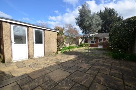 5 bedroom Semi-detached house to rent - Photo 5