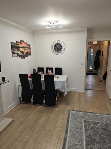 3 bedroom end of terrace house to rent - Photo 3