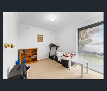 22 Riversdale Street, Craigieburn, Vic 3064 - Photo 6