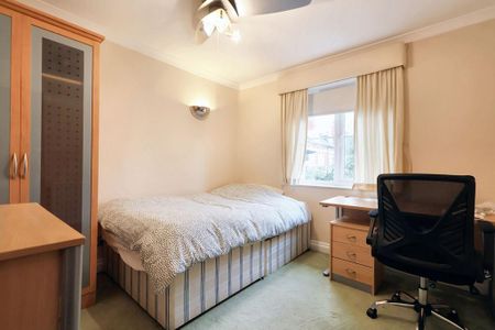 6 bedroom terraced house to rent - Photo 2