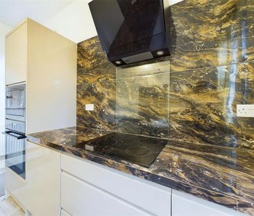 5 bedroom semi-detached house to rent - Photo 6