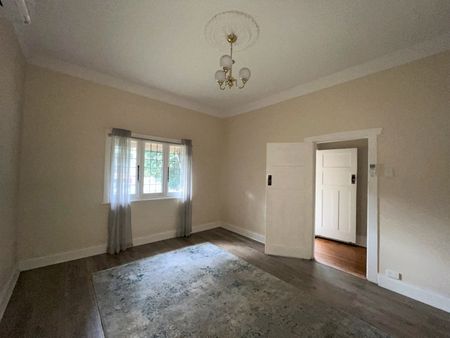 Spacious and cozy 2 bedroom home - Photo 3