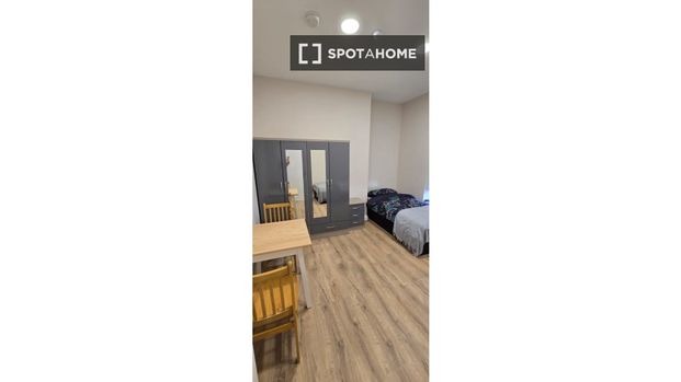 Room in shared apartment for rent in Inns Quay, Dublin - Photo 1