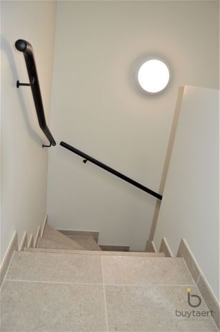 Appartement met 2 slpks en terras te Deurne - Foto 4