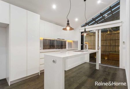 Don't Miss This One! - Photo 4