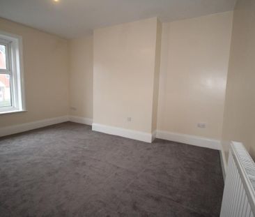 3 bedroom apartment to rent - Photo 4