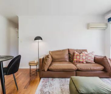 Chic Style in the Heart of St Kilda - Photo 3