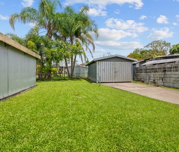 Comfort, Space & Convenience in a Prime Arana Hills Location - Photo 5