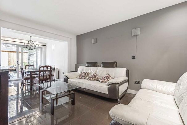 4 bedroom terraced house to rent - Photo 1