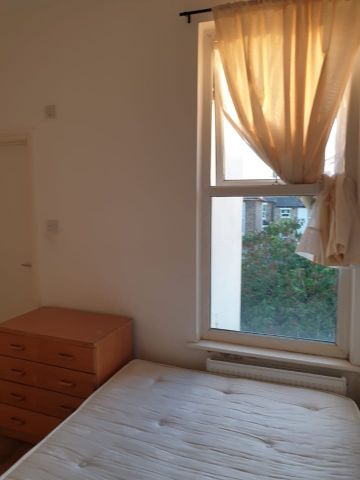 1 Bed Flat, Drayton Road, E11 - Photo 2