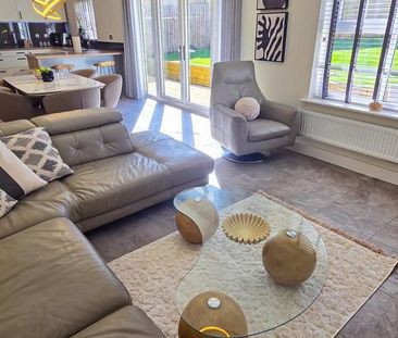 5 bedroom detached house to rent - Photo 1