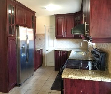 For Lease - 182 Confederation Drive Unit# Main Floor, Toronto, Ontario - Photo 4