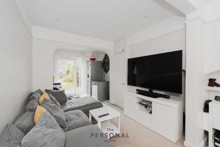 Kingshill Avenue, Worcester Park - Photo 2