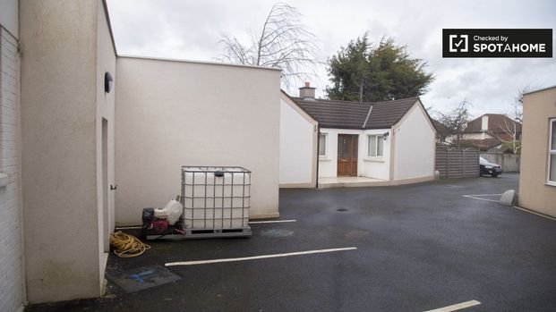 Modern 1-bedroom apartment for rent in Ballsbridge, Dublin - Photo 1