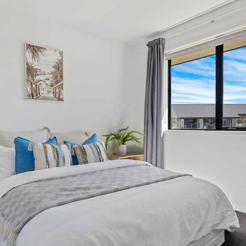 Modern 3-Bedroom, 2-Bathroom Home in a Prime Location - Photo 1