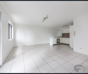 2/4 Baker Avenue, Labrador, Qld 4215 - Photo 1