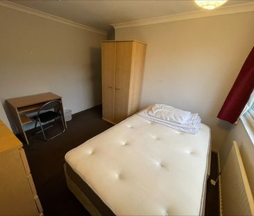 6 bedroom house to rent Fermor Crescent, Luton, Bedfordshire, LU2 - Photo 2