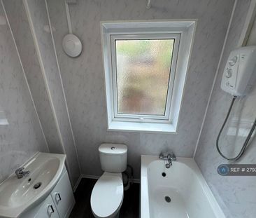 2 bedroom terraced house to rent - Photo 6