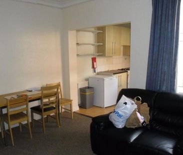 5 bedroom house to rent - Photo 2