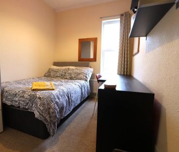 4 bedroom terraced house to rent - Photo 4