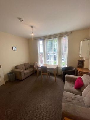 Great 7 Bedroom Property, 19 Dunluce Avenue, Queens Quarter!, Belfast, BT9 7AW - Photo 1