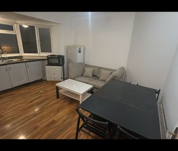 1 Bed Flat, North End Road, NW11 - Photo 5