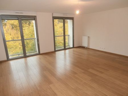 Location appartement T5 109.60m² à Reims (51100) Loyer CC * : 1134.28 € Réf : ER.21766 - Photo 4