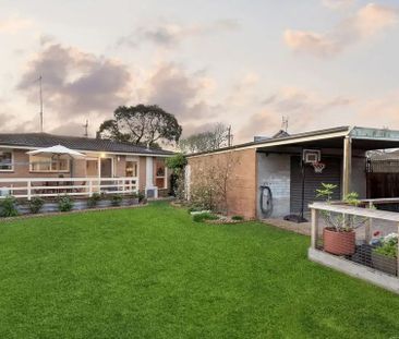 STUNNING HOME IN IDEAL LOCATION - Photo 6