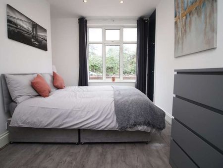 Room in a Shared House, Elba Crescent Room 4 - Photo 3