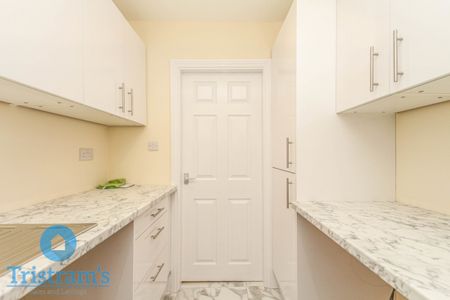 2 bed Flat for Rent - Photo 4