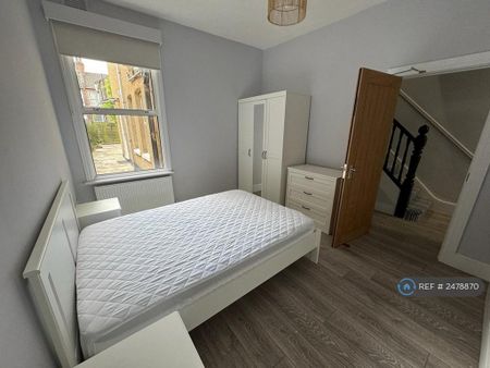 5 bedroom terraced house to rent - Photo 5