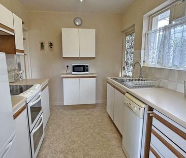 2 bedroom detached bungalow to rent - Photo 4