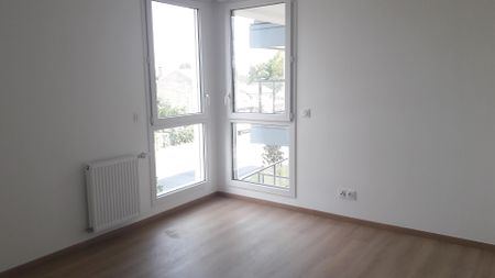 location Appartement F4 DE 82.3m² À VILLEURBANNE - Photo 3