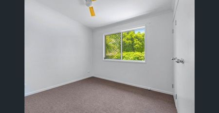 Quiet Location, 3 Bedroom Home, Garage - Photo 3