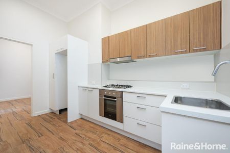 3/70 Petersham road, Marrickville, NSW 2204 - Photo 2