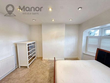 Stradbroke Grove, Ilford, IG5 - Photo 5