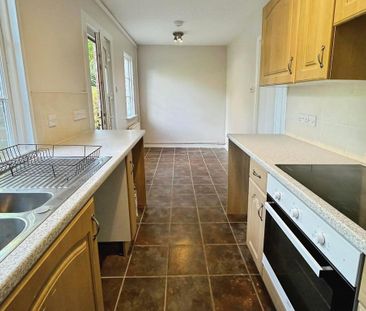 3 bedroom semi-detached house to rent - Photo 3
