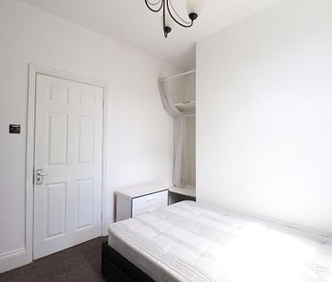 4 bedroom house share for rent in Reservoir Road, Birmingham, B16 - Photo 2