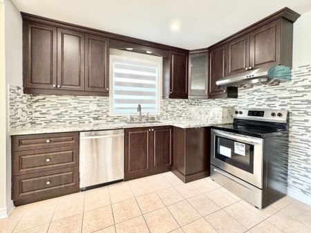 For Lease - 173 Norfolk Avenue Unit# Main, Richmond Hill, Ontario - Photo 2