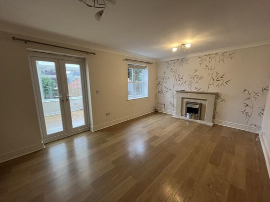 4 bedroom semi-detached house to rent - Photo 1